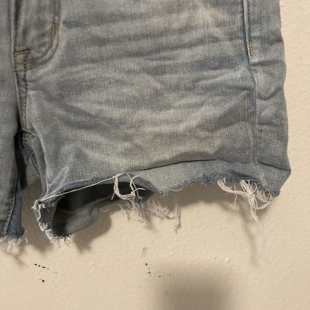 AMERICAN EAGLE OUTFITTERS Next Level Stretch light wash zip fly cut off shorts 6 - Picture 6 of 12